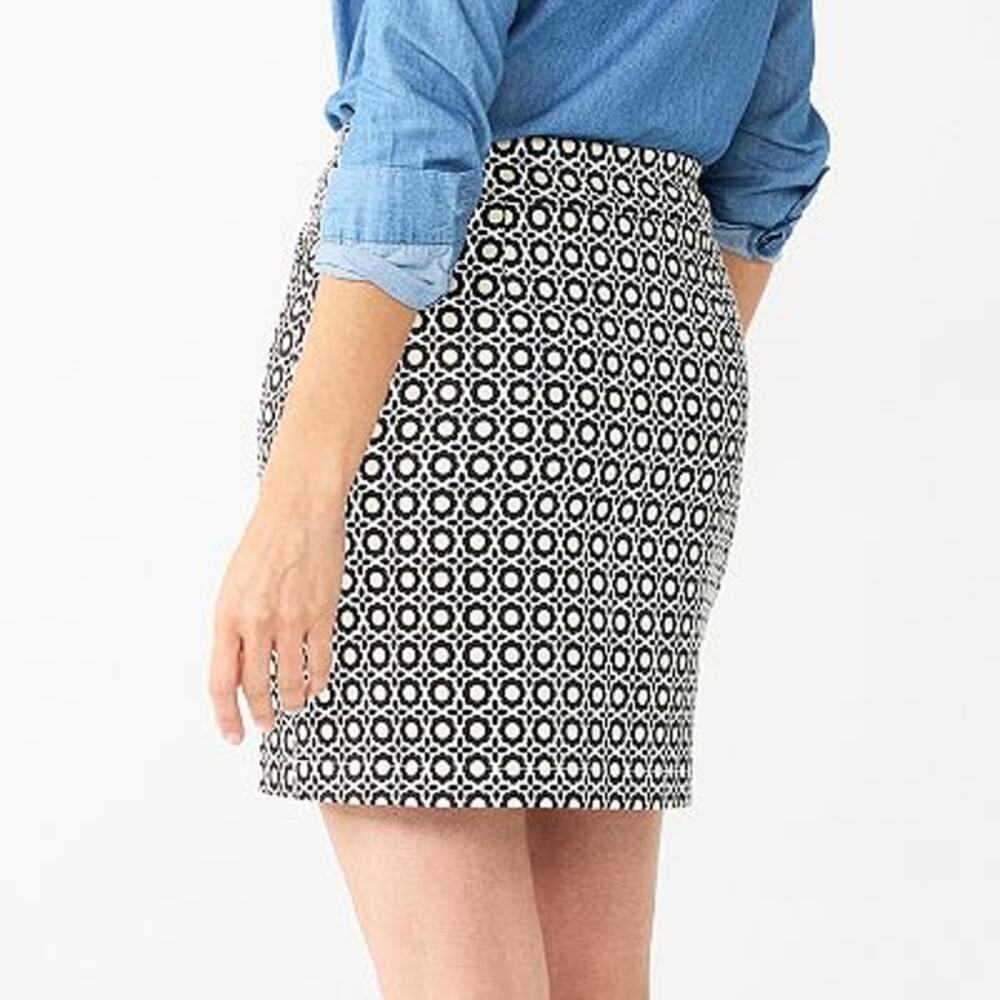 Etcetera Ladies Black & White Skirt Size Small Stretch Geometric Short Casual